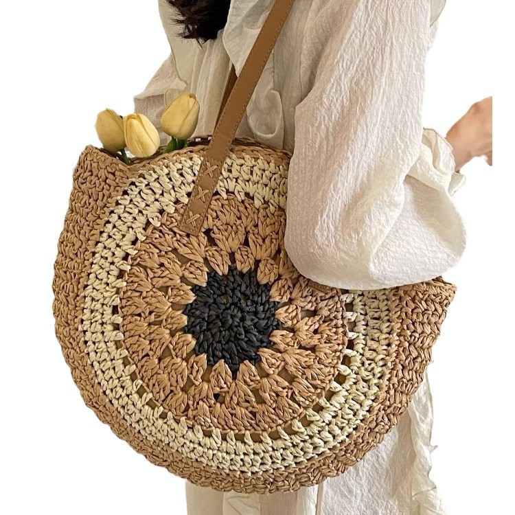Round plate grass woven bag