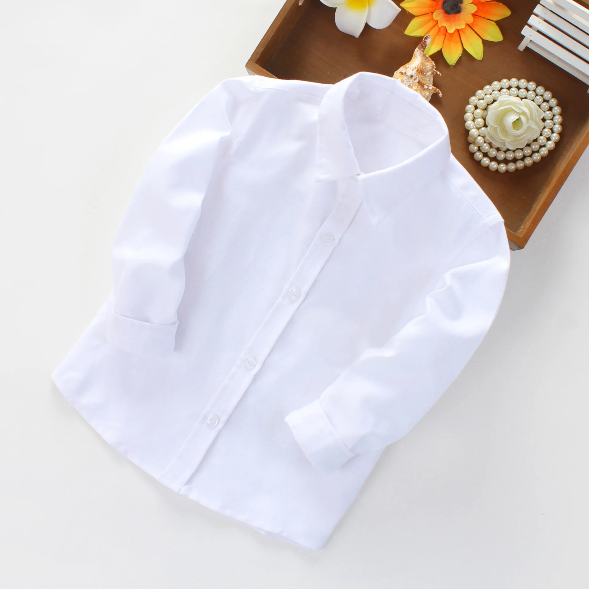 solid color white