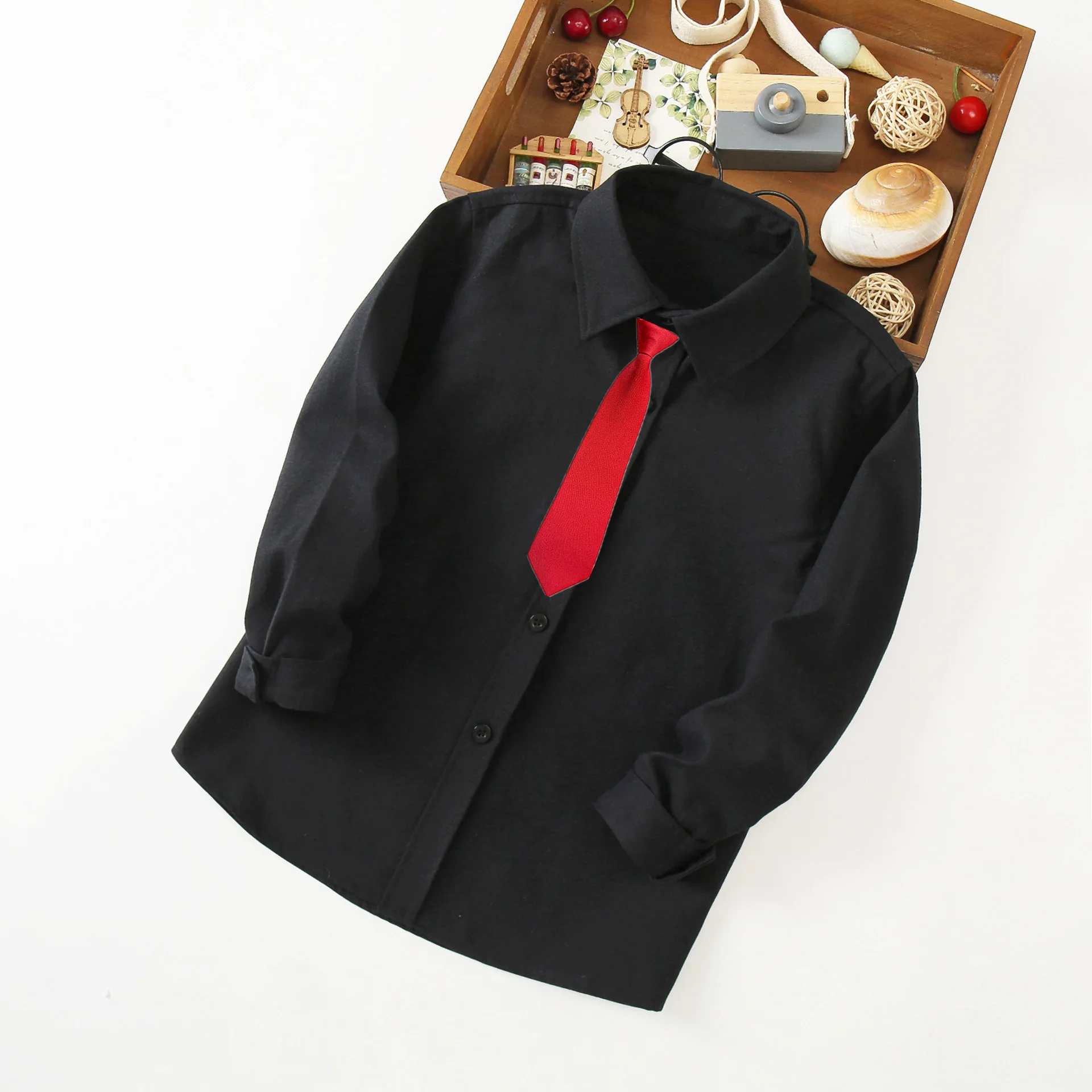 black top red tie
