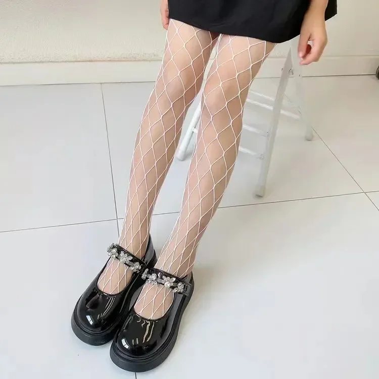 White mesh A
