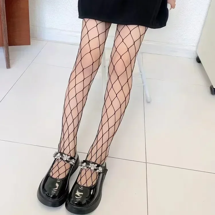 Black mesh A