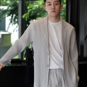 Men’s Miyake-Style Pleated Blazer