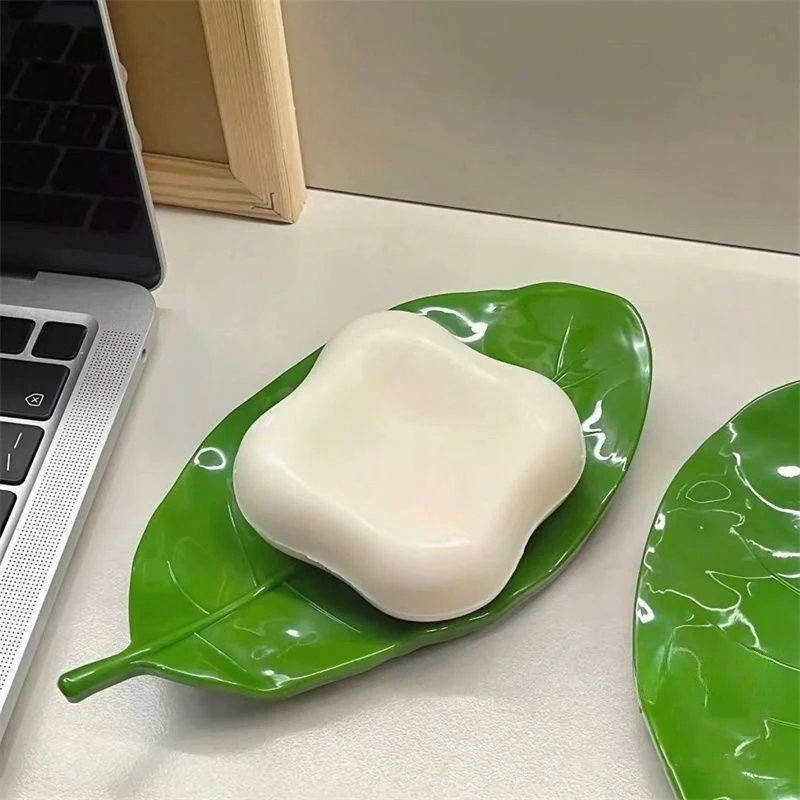 Eco-friendly Soap Box with Leaf Shape Drain Eco-friendly Soap Box with Leaf Shape Drain
