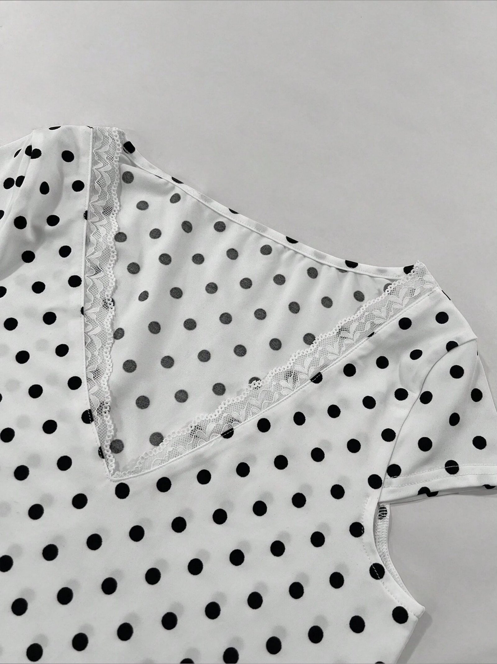 Women's Fashion Casual Retro Simple Versatile Lace‑Trimmed V‑Neck Polka‑Dot Short‑Sleeve T‑Shirt Women's Fashion Casual Retro Simple Versatile Lace‑Trimmed V‑Neck Polka‑Dot Short‑Sleeve T‑Shirt
