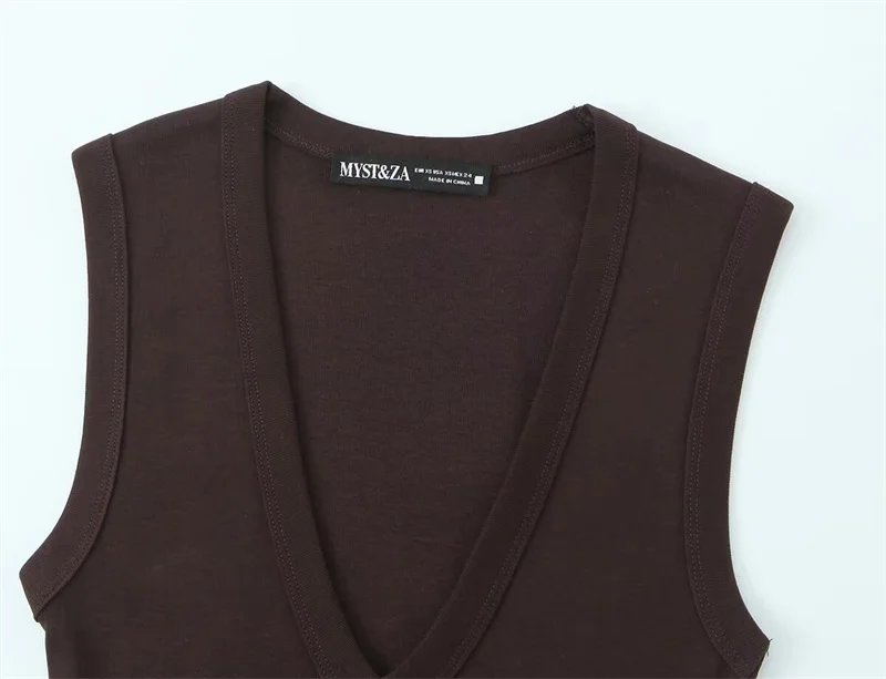 Women's Top 2026 Spring New Style Solid Color Sleeveless Sexy V-Neck Simple Slim Fit Top Casual Fashion Versatile