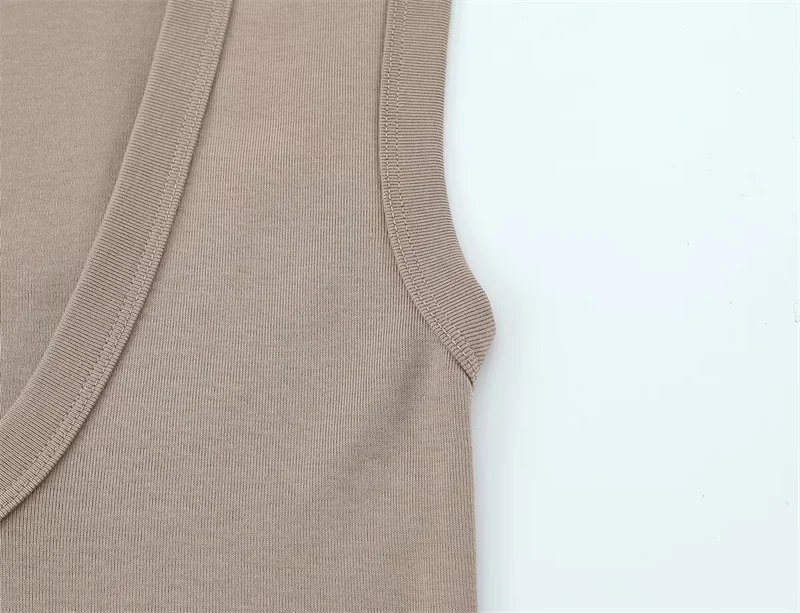Women's Top 2026 Spring New Style Solid Color Sleeveless Sexy V-Neck Simple Slim Fit Top Casual Fashion Versatile