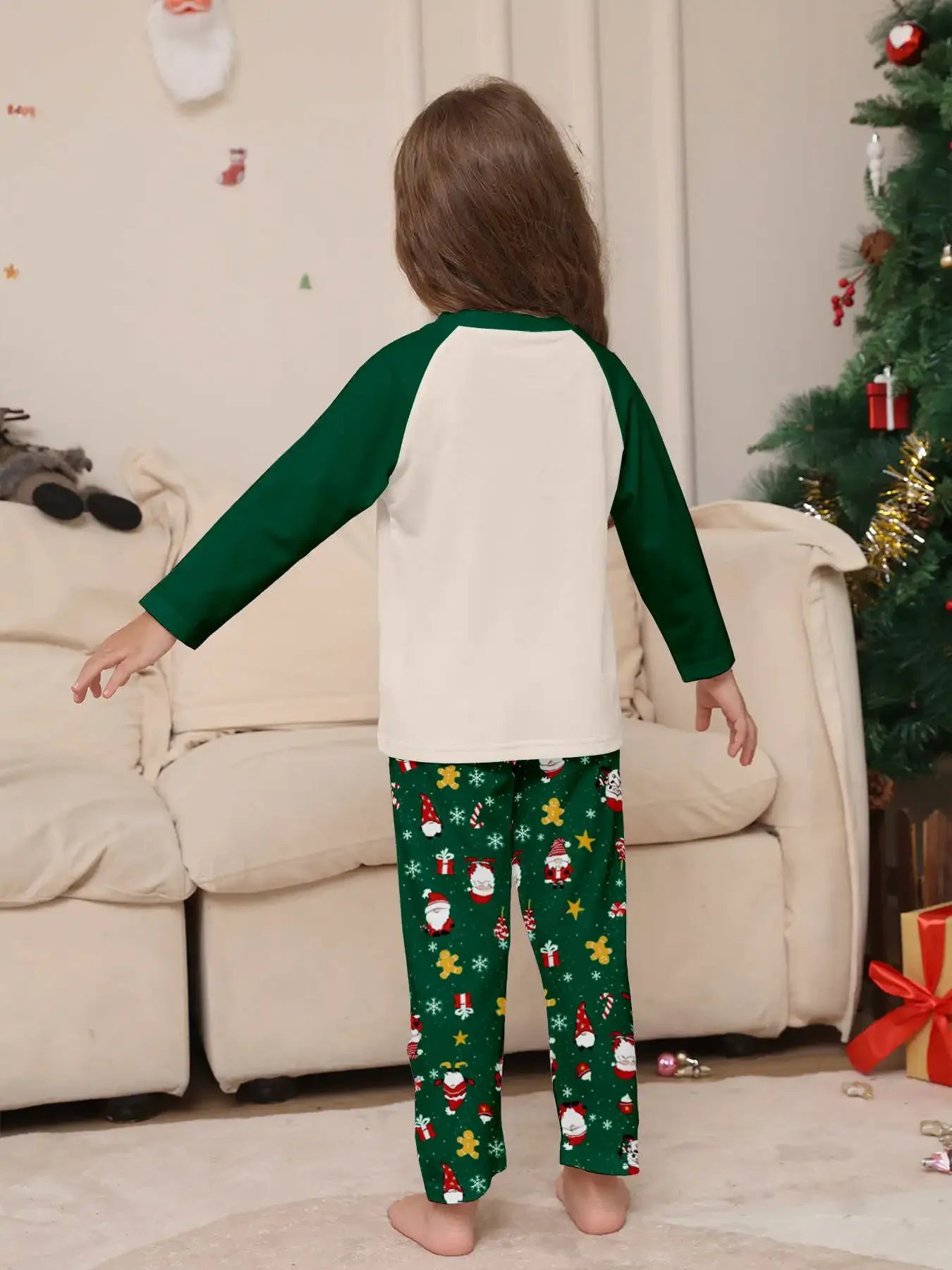 2027 New Year's Costumes Family Christmas Pyjamas Set Mom Daughter Dad Son Matching Outfits Green Print Cute Sleepwear Xmas Look