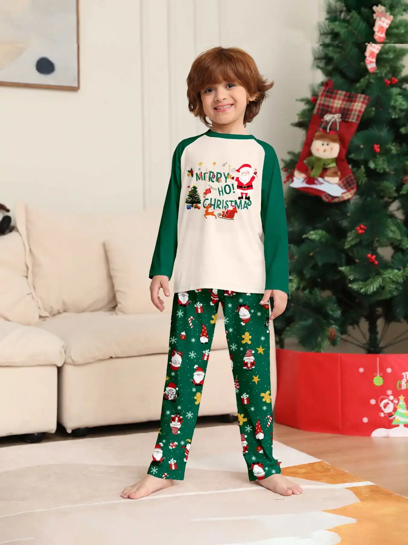 2027 New Year's Costumes Family Christmas Pyjamas Set Mom Daughter Dad Son Matching Outfits Green Print Cute Sleepwear Xmas Look