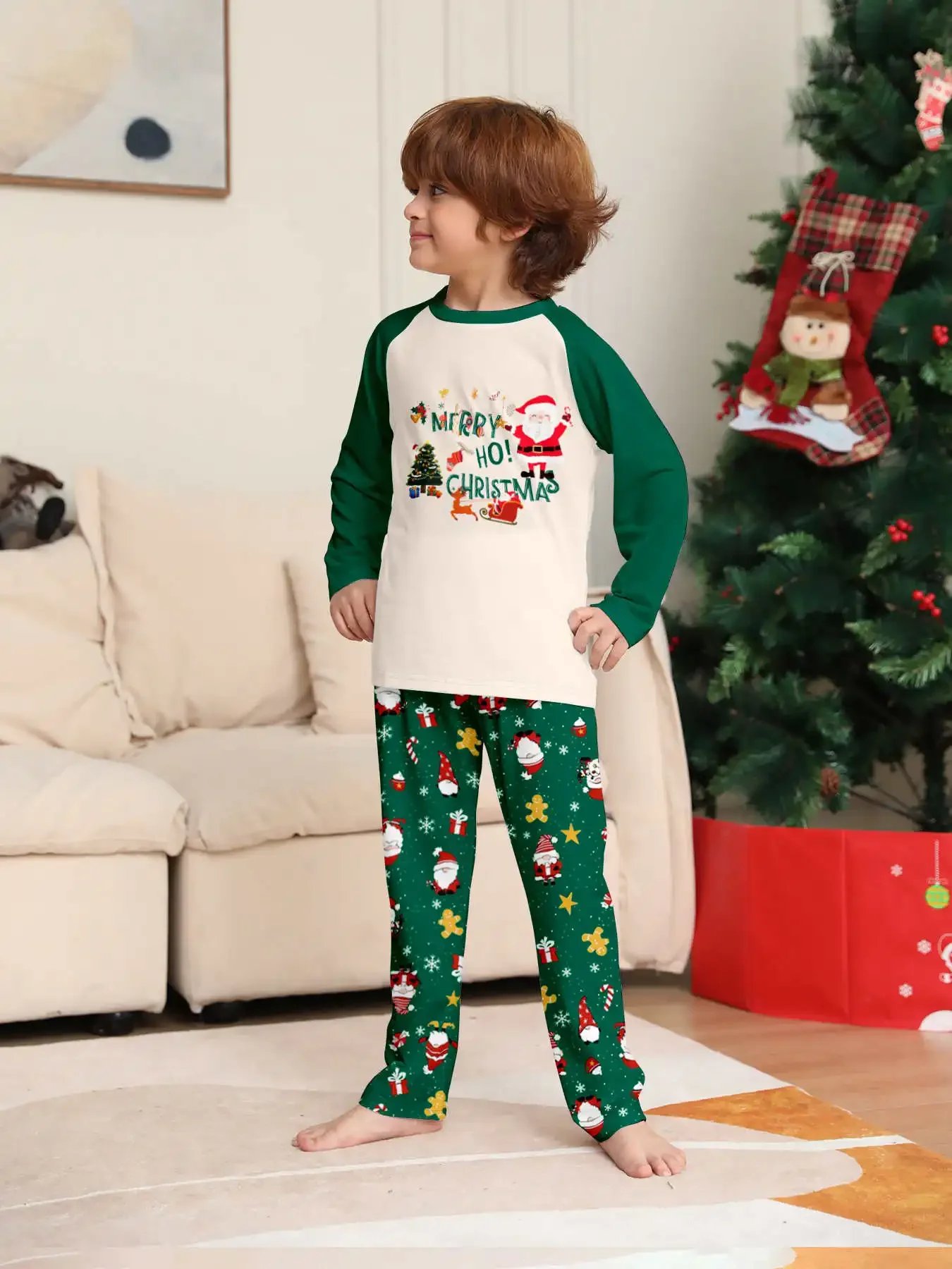 2027 New Year's Costumes Family Christmas Pyjamas Set Mom Daughter Dad Son Matching Outfits Green Print Cute Sleepwear Xmas Look