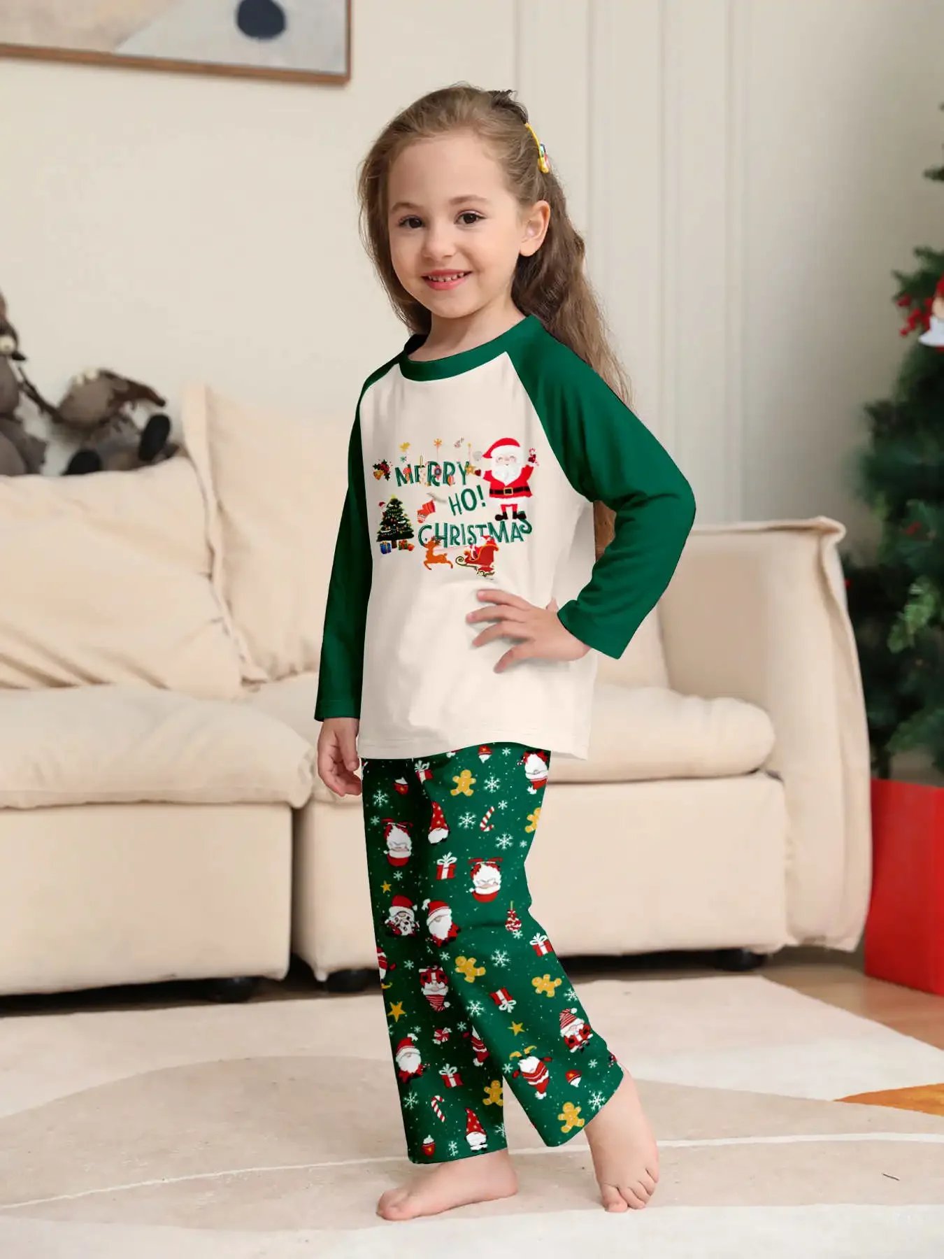 2027 New Year's Costumes Family Christmas Pyjamas Set Mom Daughter Dad Son Matching Outfits Green Print Cute Sleepwear Xmas Look