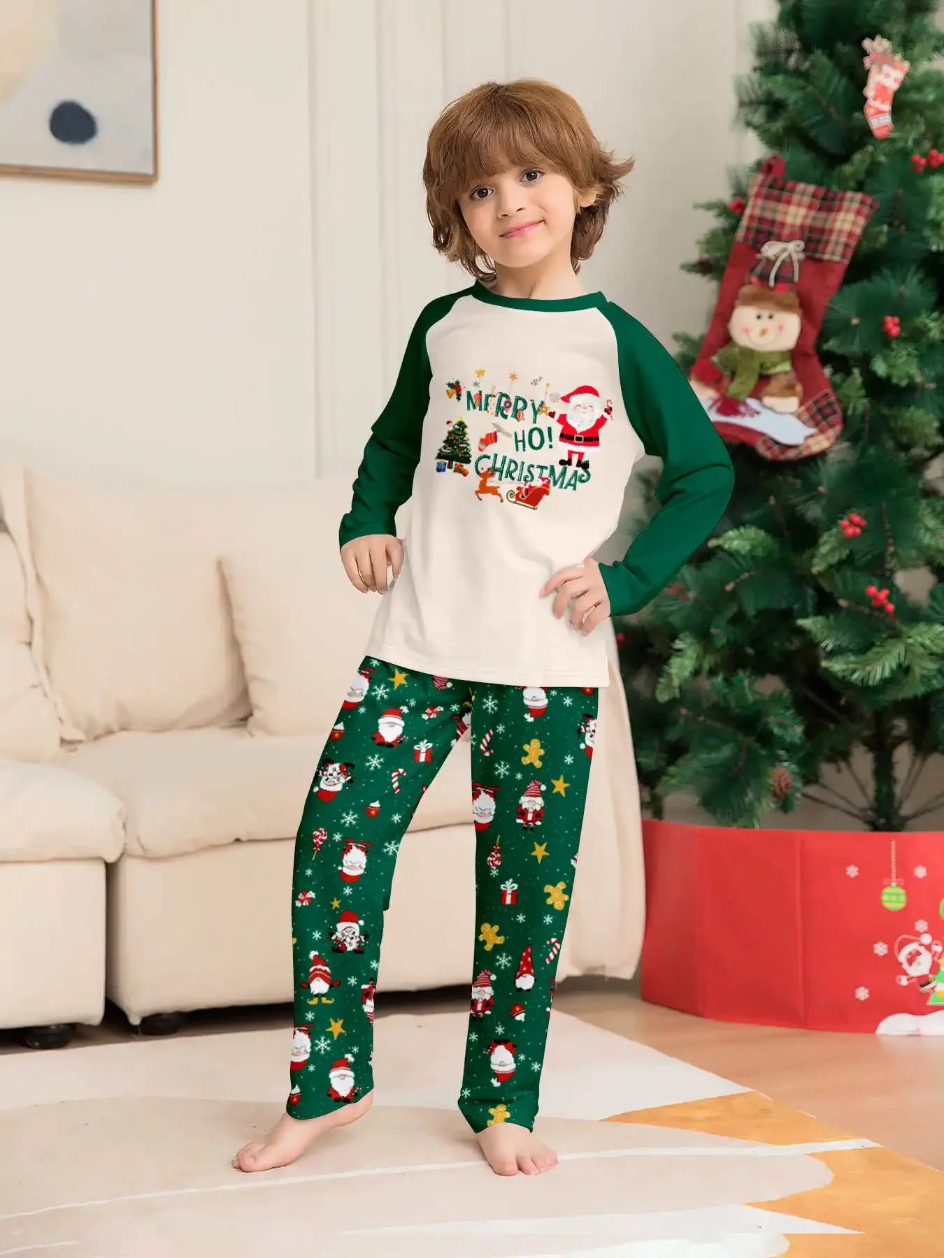 2027 New Year's Costumes Family Christmas Pyjamas Set Mom Daughter Dad Son Matching Outfits Green Print Cute Sleepwear Xmas Look