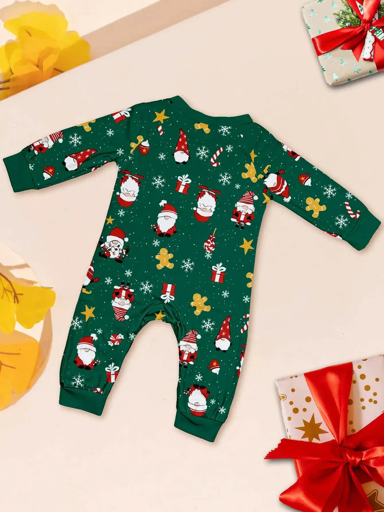 2027 New Year's Costumes Family Christmas Pyjamas Set Mom Daughter Dad Son Matching Outfits Green Print Cute Sleepwear Xmas Look
