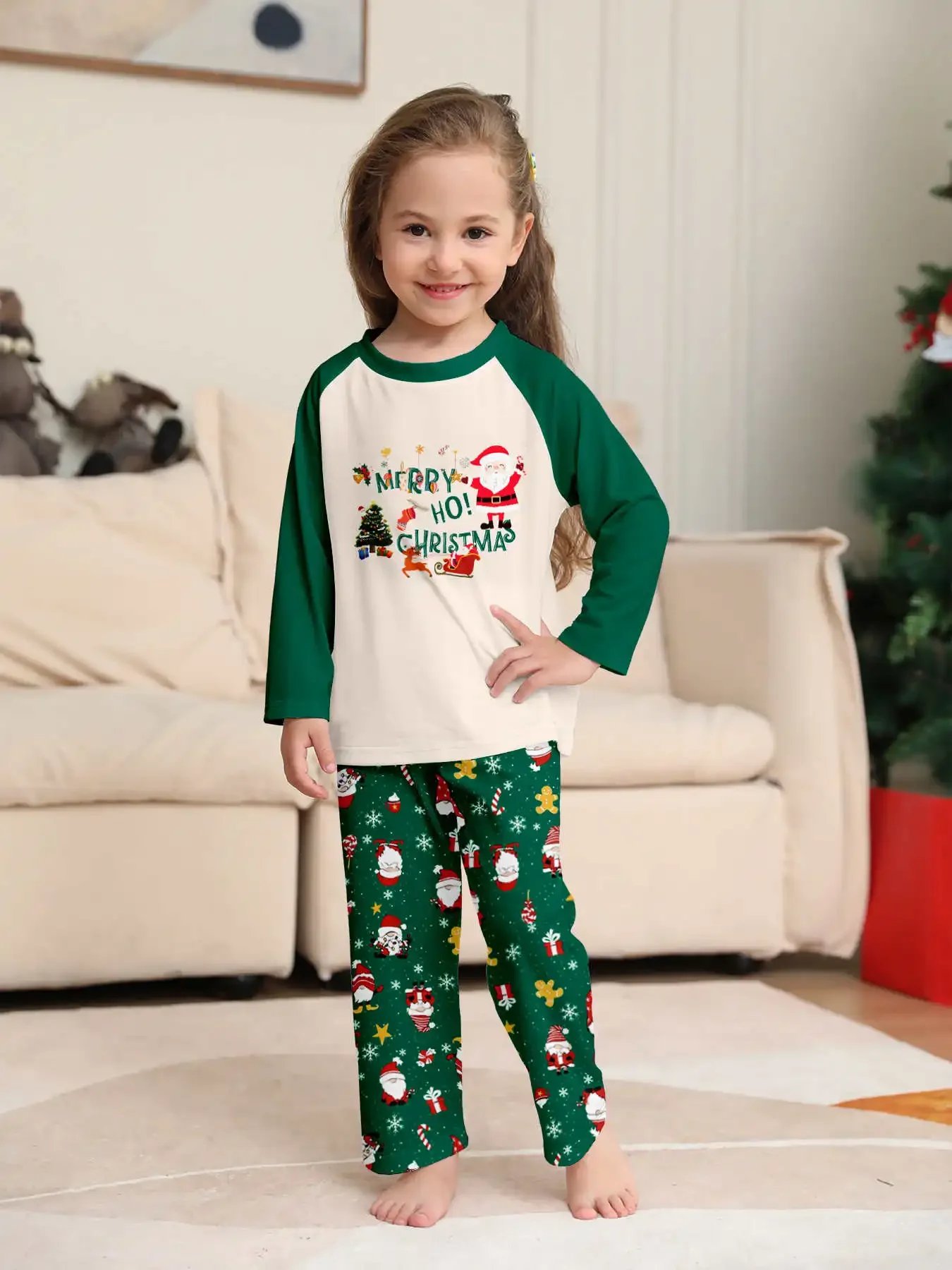 2027 New Year's Costumes Family Christmas Pyjamas Set Mom Daughter Dad Son Matching Outfits Green Print Cute Sleepwear Xmas Look