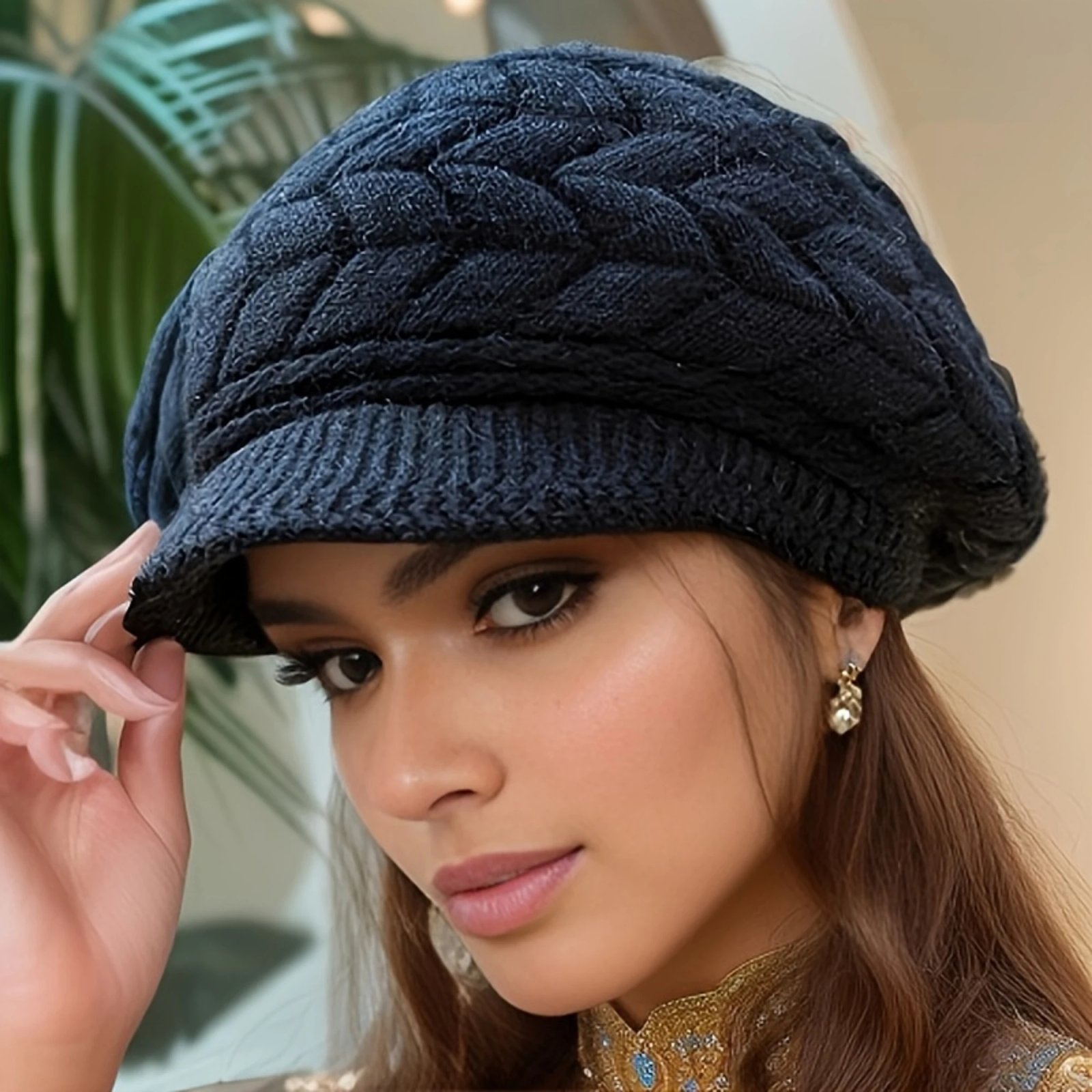 Retro women's winter warm knitted cap, cold weather running, camping, walking fashionable skiing cap with sun hat