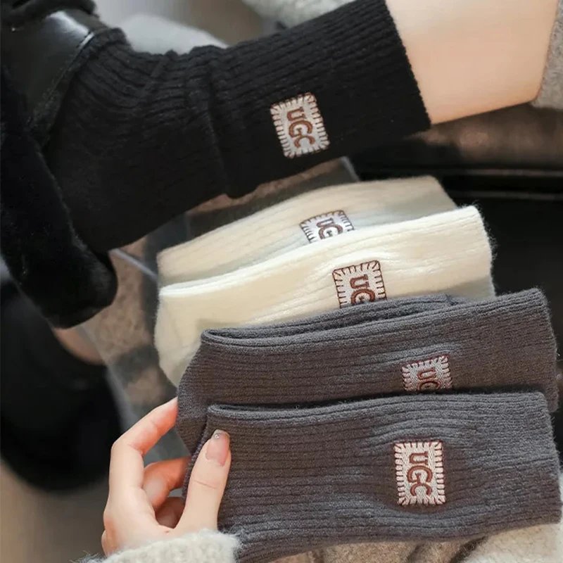 1/3/5pairs Women's Fashion Socks Ins Mid-Tube Sock Warm Knitted Snow Boot Sock Heel Furry Label Winter Thickened Mid-Calf Socks 1/3/5pairs Women's Fashion Socks Ins Mid-Tube Sock Warm Knitted Snow Boot Sock Heel Furry Label Winter Thickened Mid-Calf Socks