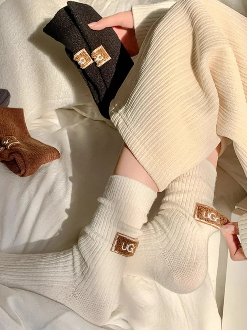 1/3/5pairs Women's Fashion Socks Ins Mid-Tube Sock Warm Knitted Snow Boot Sock Heel Furry Label Winter Thickened Mid-Calf Socks 1/3/5pairs Women's Fashion Socks Ins Mid-Tube Sock Warm Knitted Snow Boot Sock Heel Furry Label Winter Thickened Mid-Calf Socks