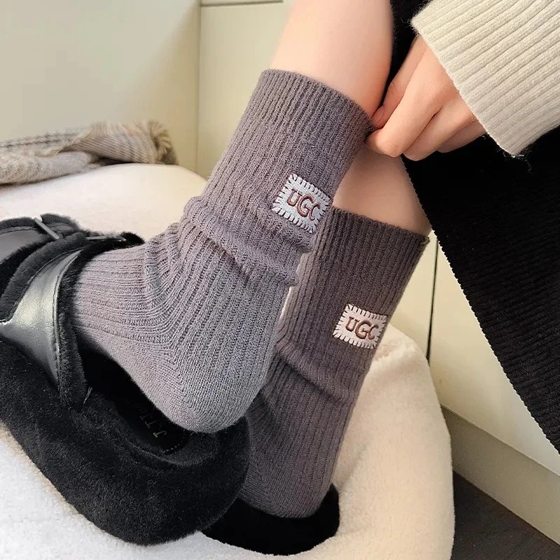 1/3/5pairs Women's Fashion Socks Ins Mid-Tube Sock Warm Knitted Snow Boot Sock Heel Furry Label Winter Thickened Mid-Calf Socks 1/3/5pairs Women's Fashion Socks Ins Mid-Tube Sock Warm Knitted Snow Boot Sock Heel Furry Label Winter Thickened Mid-Calf Socks