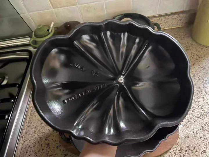Enameled Cast Iron Stew Pot Flat Bottom Non Coated Cooking Pan for Home Restaurant Kitchen Use Enameled Cast Iron Stew Pot Flat Bottom Non Coated Cooking Pan for Home Restaurant Kitchen Use